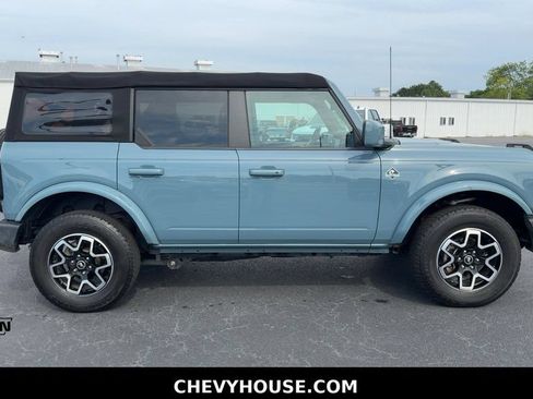 Used 2022 Ford Bronco Outer Banks AWD/4WD image 2