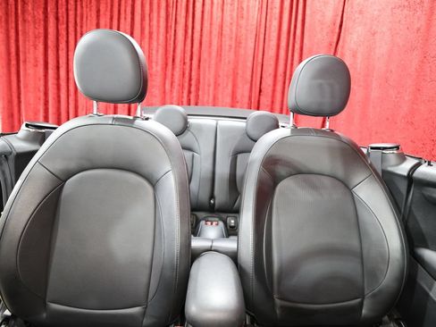 Used 2019 MINI Cooper Convertible w/ Signature Upholstery Package FWD image 23