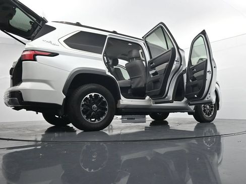 Used 2023 Toyota Sequoia Limited w/ TRD Off-Road Package AWD/4WD image 29