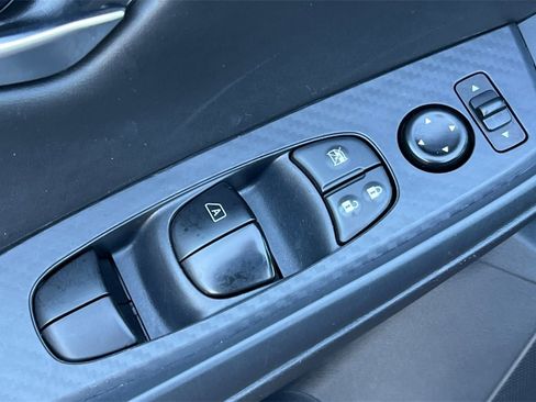 Used 2025 Nissan Sentra SV image 14