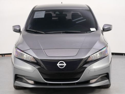 Used 2025 Nissan Leaf S image 39