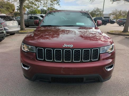 Used 2020 Jeep Grand Cherokee Laredo image 4