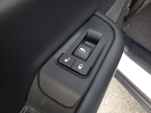 Certified 2025 Jeep Grand Cherokee Limited w/ Luxury Tech Group II RWD image 18