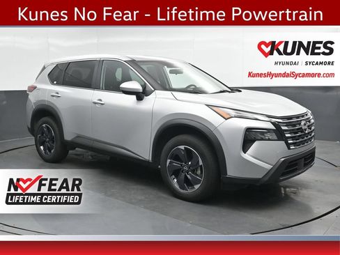 Used 2024 Nissan Rogue SV FWD image 1