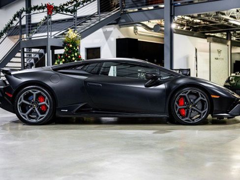Used 2023 Lamborghini Huracan Tecnica image 7