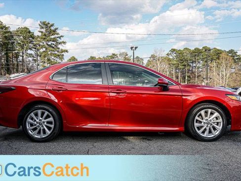 Used 2024 Toyota Camry LE image 9