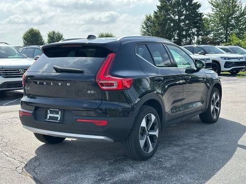 Used 2025 Volvo XC40 B5 Plus AWD/4WD image 7