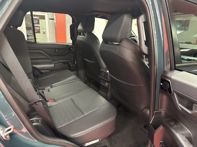 Certified 2026 Toyota 4Runner TRD Off-Road Premium AWD/4WD image 14