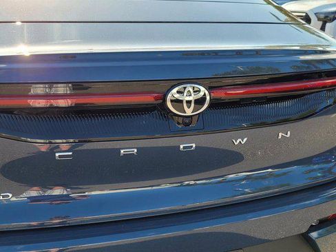 Certified 2025 Toyota Crown AWD/4WD image 11
