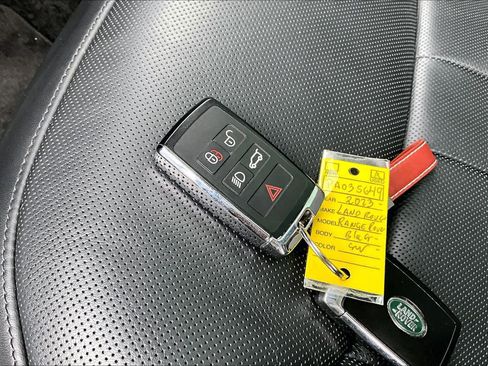 Used 2023 Land Rover Range Rover SE image 14