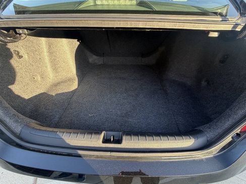 Used 2019 Honda Accord EX image 26