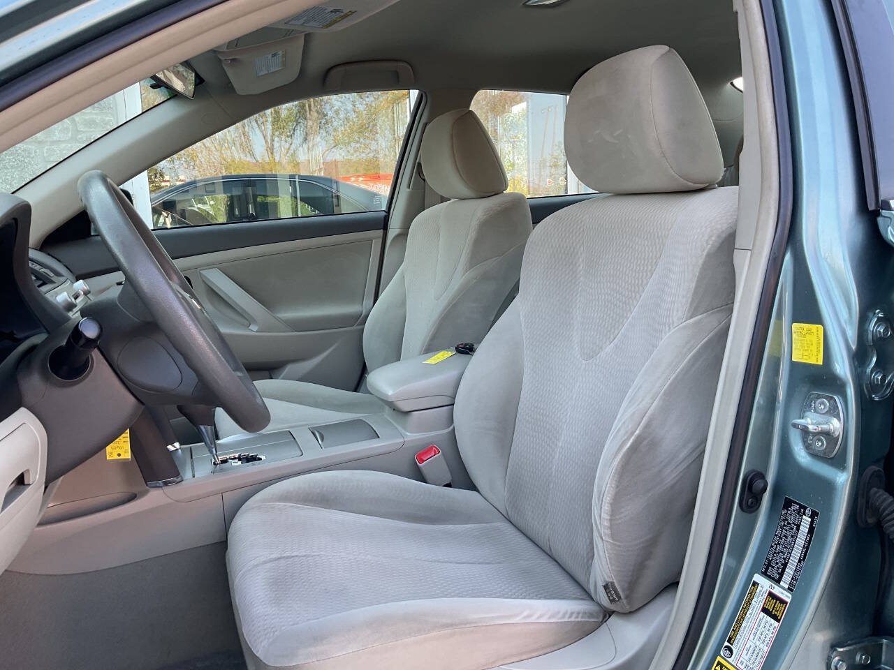 Used 2011 Toyota Camry LE FWD image 15