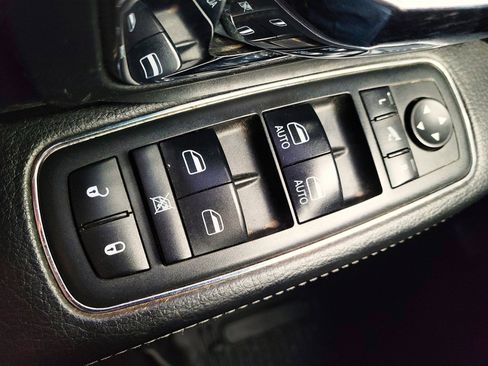 Used 2018 RAM 2500 Laramie image 15