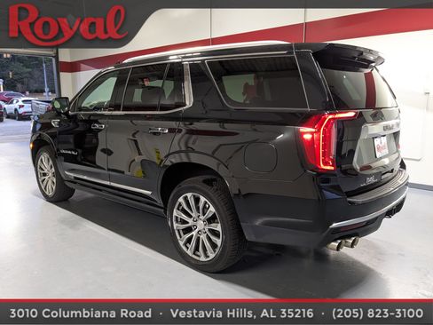 Used 2022 GMC Yukon Denali image 2