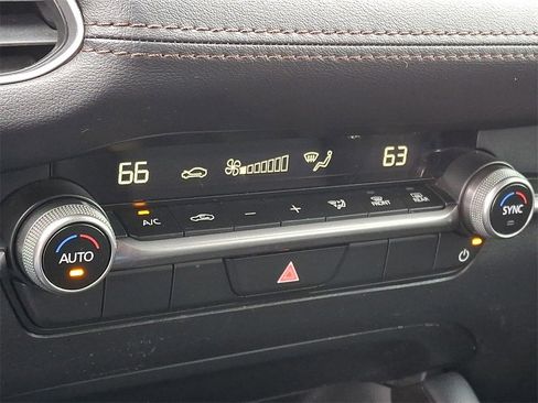 Used 2024 MAZDA MAZDA3 s image 17