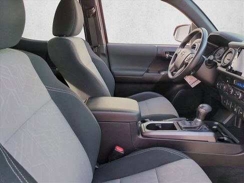 Used 2021 Toyota Tacoma TRD Sport w/ Technology Package AWD/4WD image 19