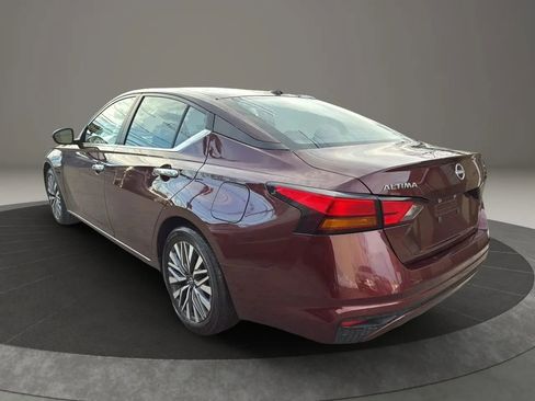 Used 2024 Nissan Altima 2.5 SV image 7