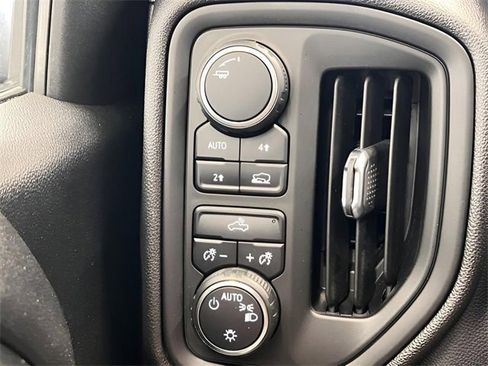 Certified 2022 Chevrolet Silverado 1500 Custom image 15