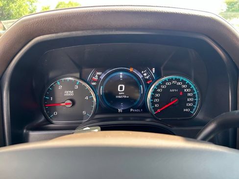Used 2019 GMC Sierra 2500 Denali w/ Duramax Plus Package AWD/4WD image 11