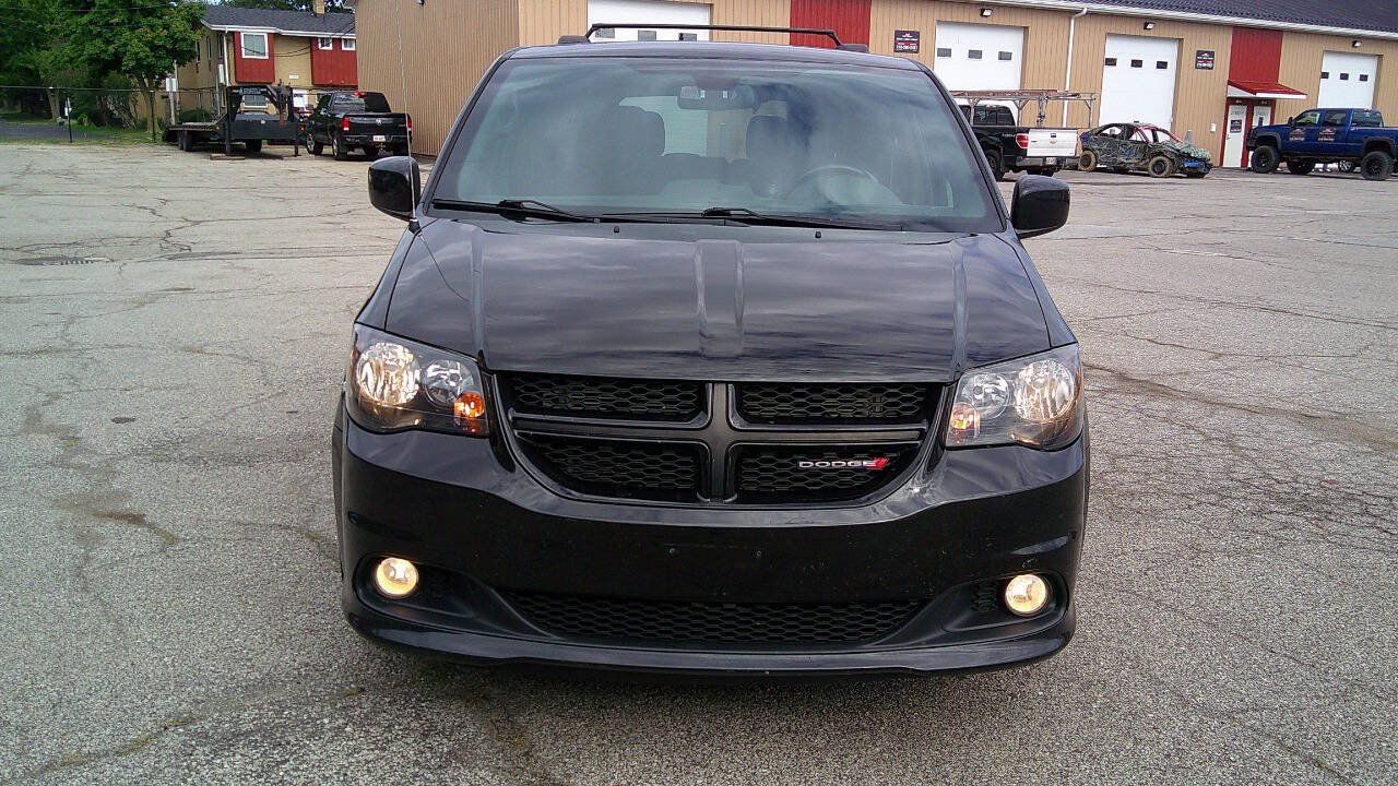 Used 2019 Dodge Grand Caravan GT FWD image 2