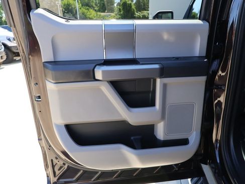 Used 2019 Ford F150 XLT w/ Equipment Group 302A Luxury AWD/4WD image 24