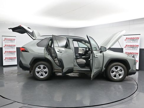Used 2020 Toyota RAV4 XLE w/ Convenience Package image 27