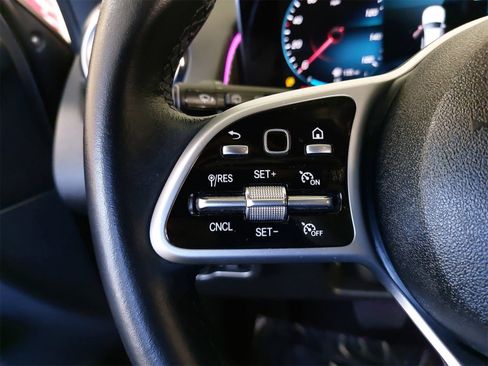 Used 2022 Mercedes-Benz GLB 250 w/ Premium Package Lite image 18