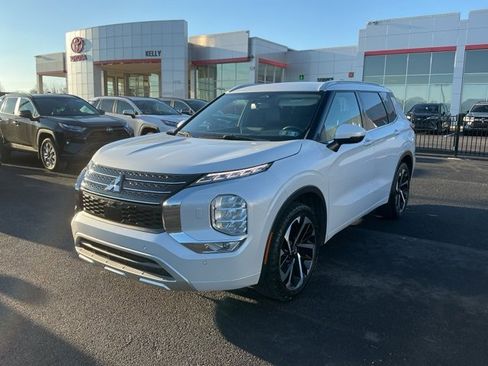 Used 2022 Mitsubishi Outlander SEL image 1