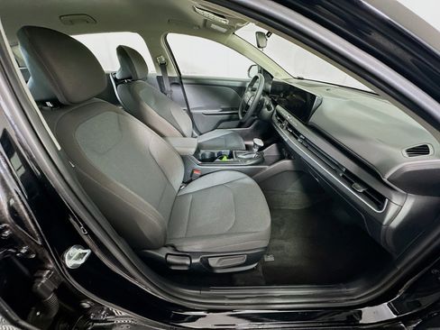 Used 2025 Kia K4 LXS image 31