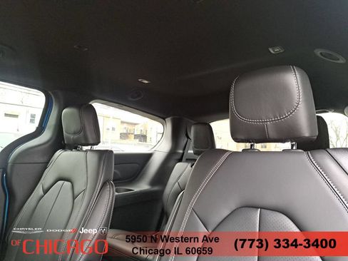 New 2026 Chrysler Pacifica Select w/ S Appearance Package FWD image 11