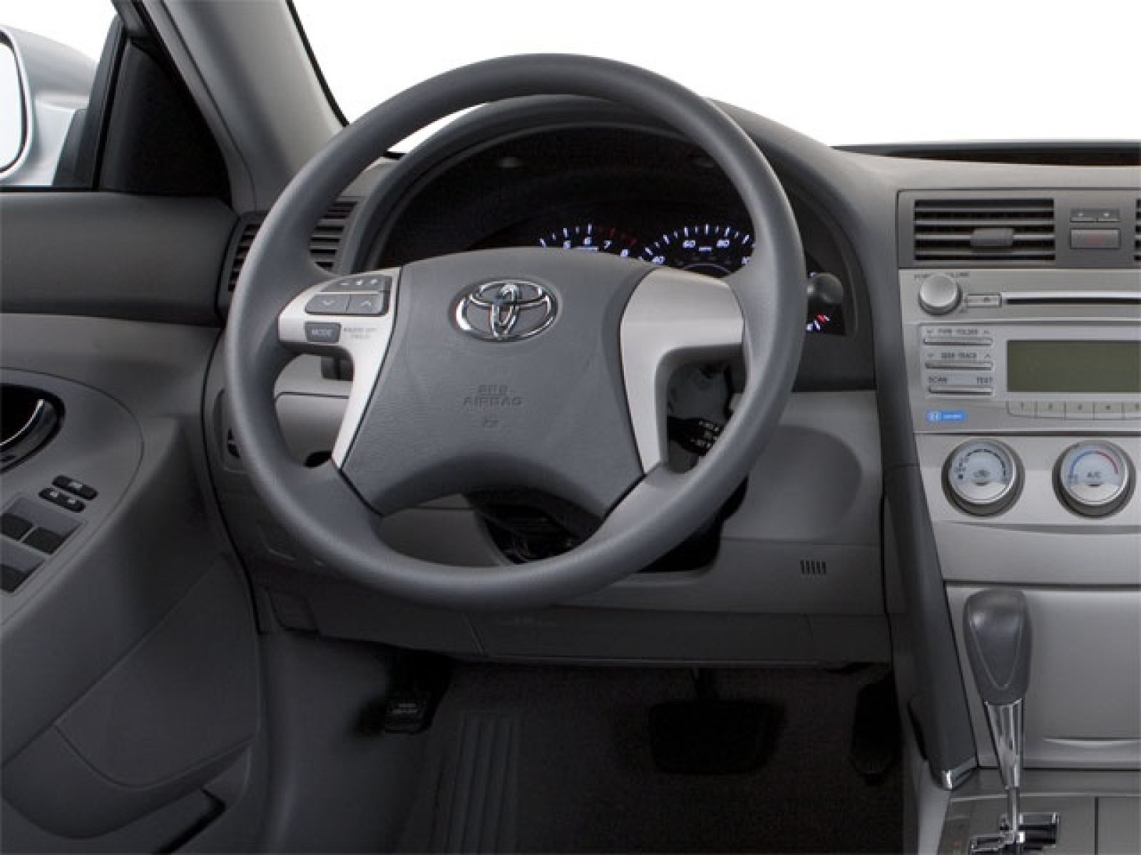 Used 2010 Toyota Camry LE FWD image 5