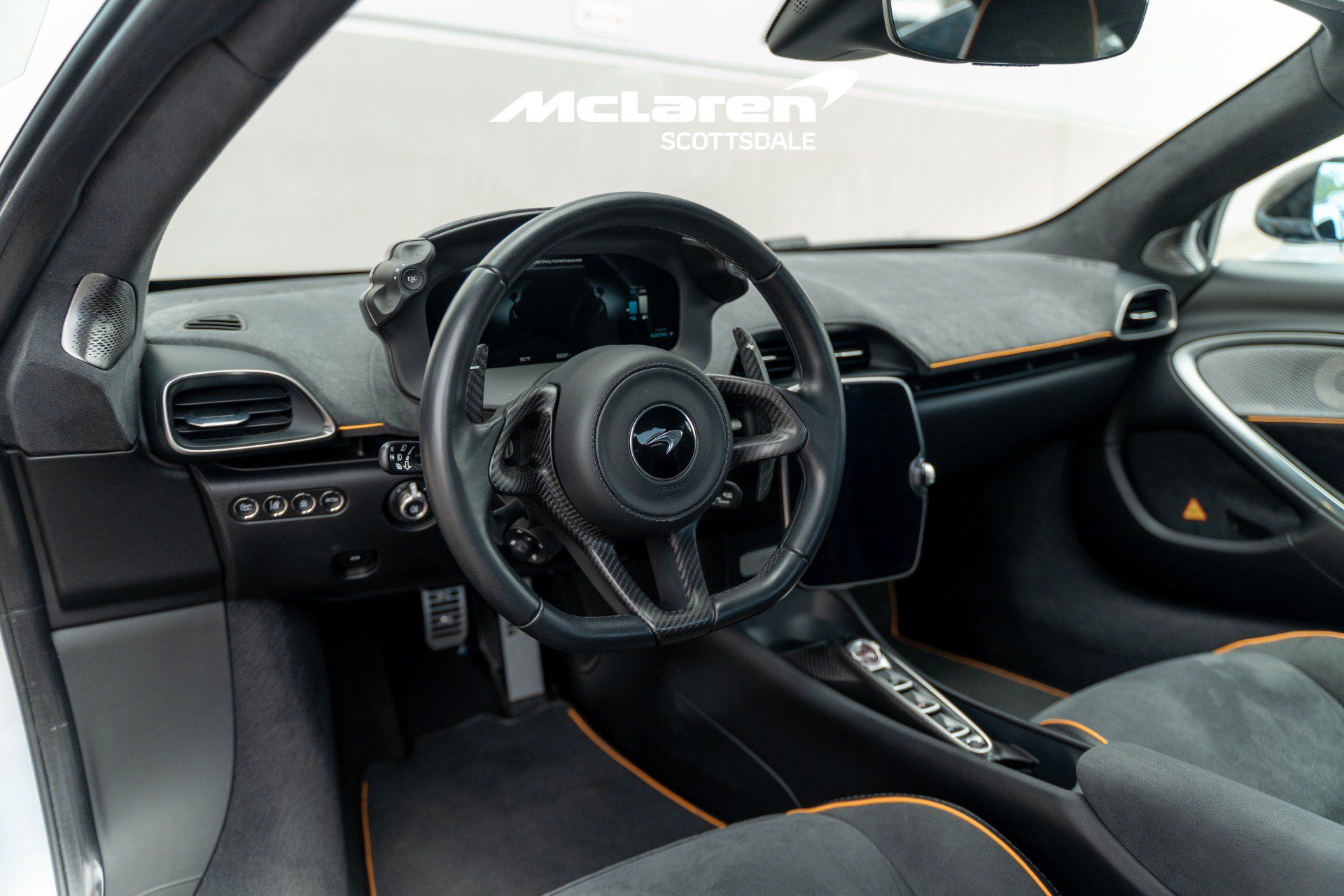 Used 2023 McLaren Artura RWD image 13
