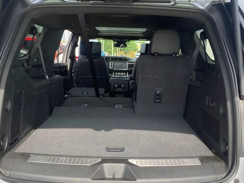 Used 2024 GMC Yukon XL Denali AWD/4WD image 23
