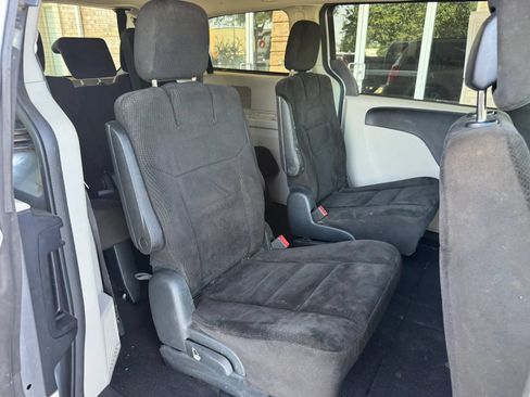 Used 2016 Dodge Grand Caravan SXT FWD image 15