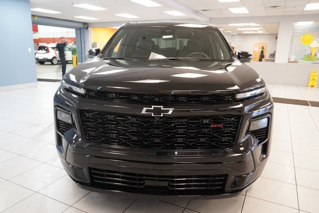 New 2026 Chevrolet Traverse RS w/ LPO, Floor Liner Package AWD/4WD image 16
