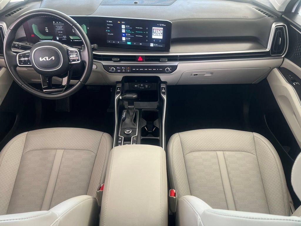 Certified 2024 Kia Sorento S w/ Panoramic Sunroof Package FWD image 18