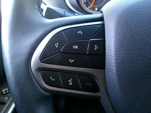 Used 2019 Jeep Cherokee Overland w/ Trailer Tow Group image 24