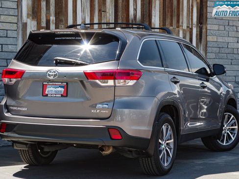Used 2019 Toyota Highlander XLE AWD/4WD image 7