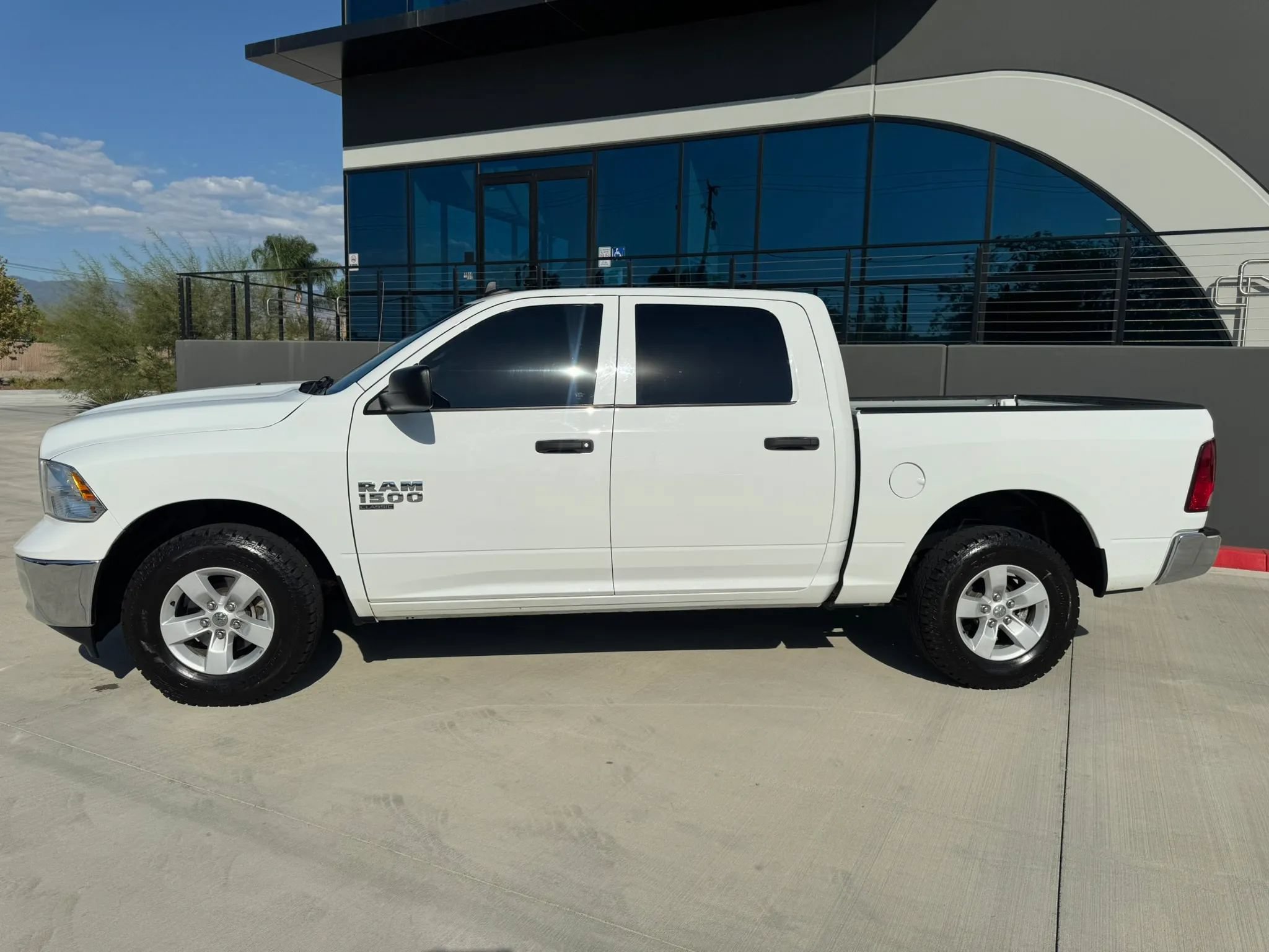 Used 2022 RAM 1500 Classic SLT w/ Electronics Group AWD/4WD image 3