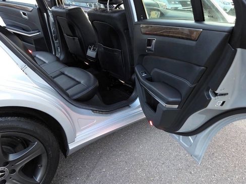 Used 2014 Mercedes-Benz E 350 4MATIC Sedan image 36
