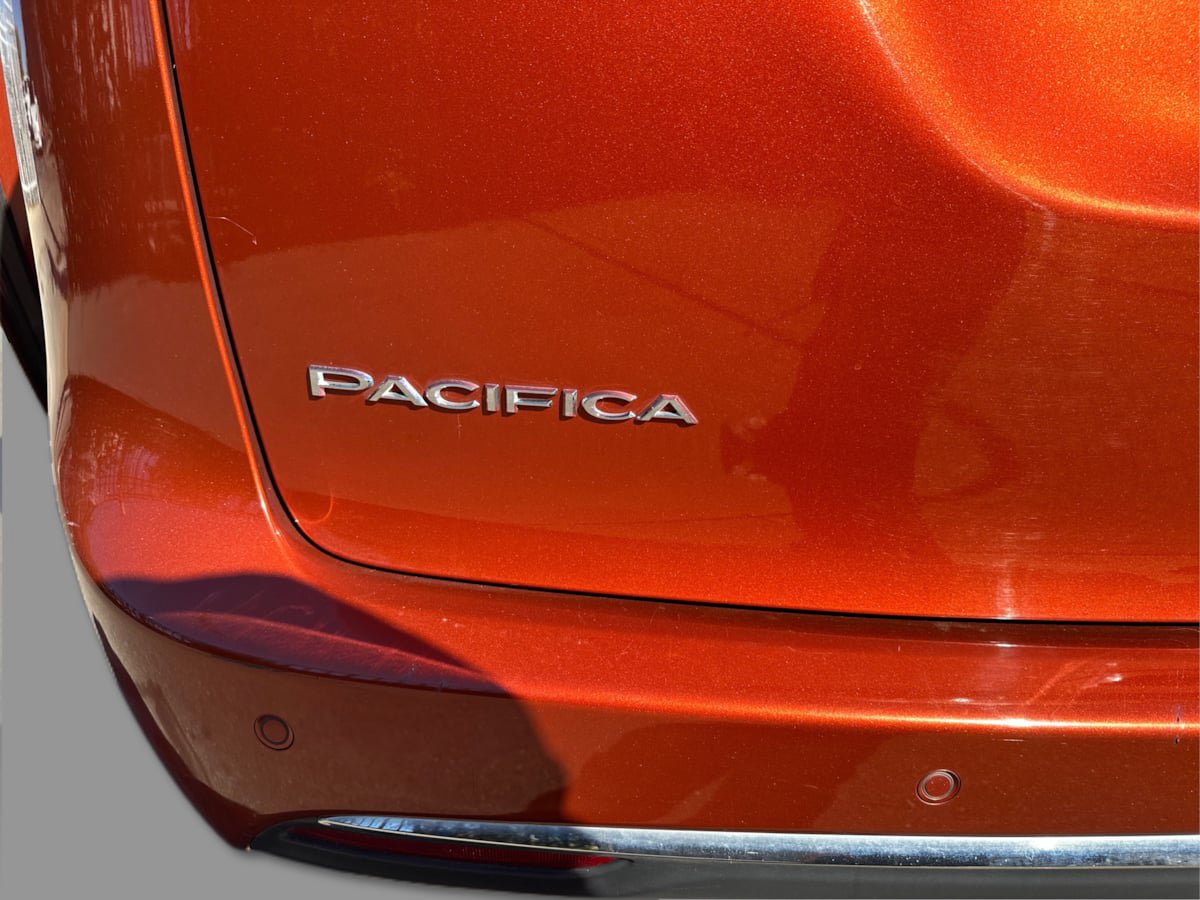 Used 2018 Chrysler Pacifica Touring-L Plus FWD image 50