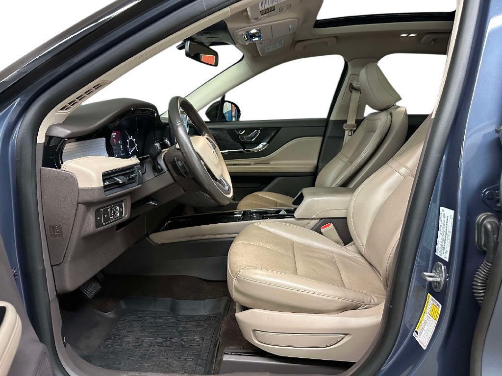 Used 2022 Lincoln Corsair AWD w/ Premium Package image 8