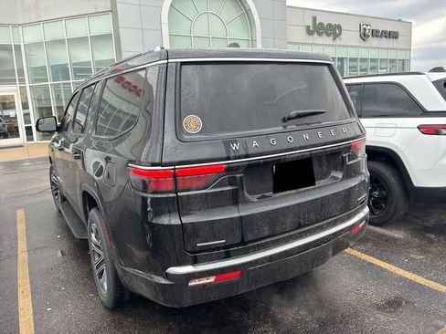 Used 2023 Jeep Wagoneer Series II image 3