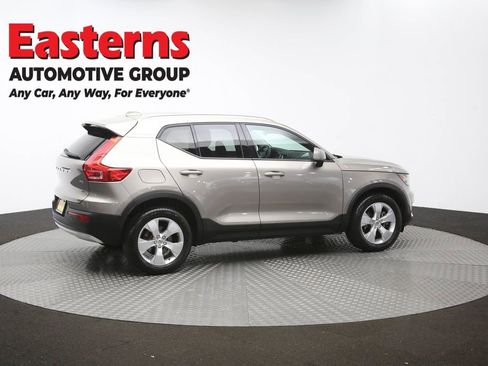 Used 2022 Volvo XC40 T4 Momentum FWD image 44