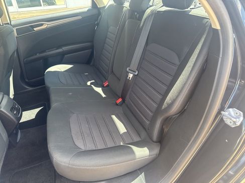 Used 2020 Ford Fusion SE image 6