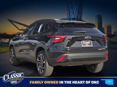 New 2026 Chevrolet Trax RS w/ Driver Confidence Package image 3