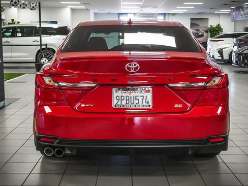 Used 2025 Toyota Camry SE FWD image 7