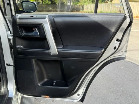 Used 2016 Toyota 4Runner Limited AWD/4WD image 32
