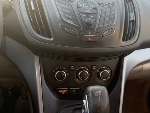 Used 2016 Ford Escape SE FWD image 15