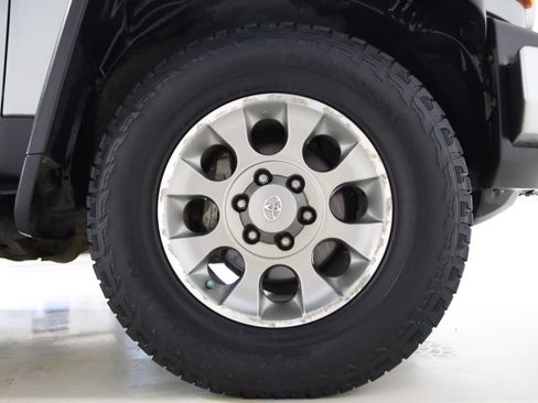 Used 2012 Toyota FJ Cruiser 4WD w/ Upgrade Pkg image 65